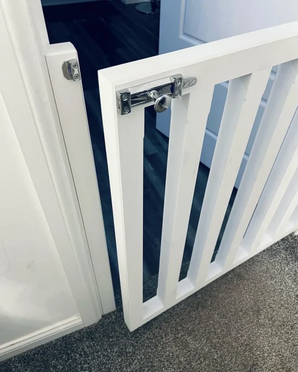 Baby/Pet Gate - Vertical