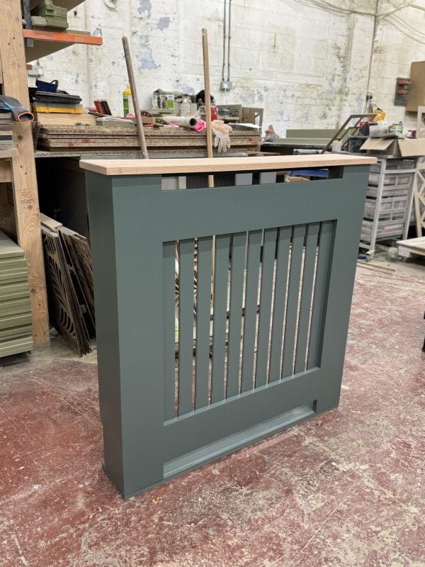 Card Room Green Vertical Slat Oak Top Cover