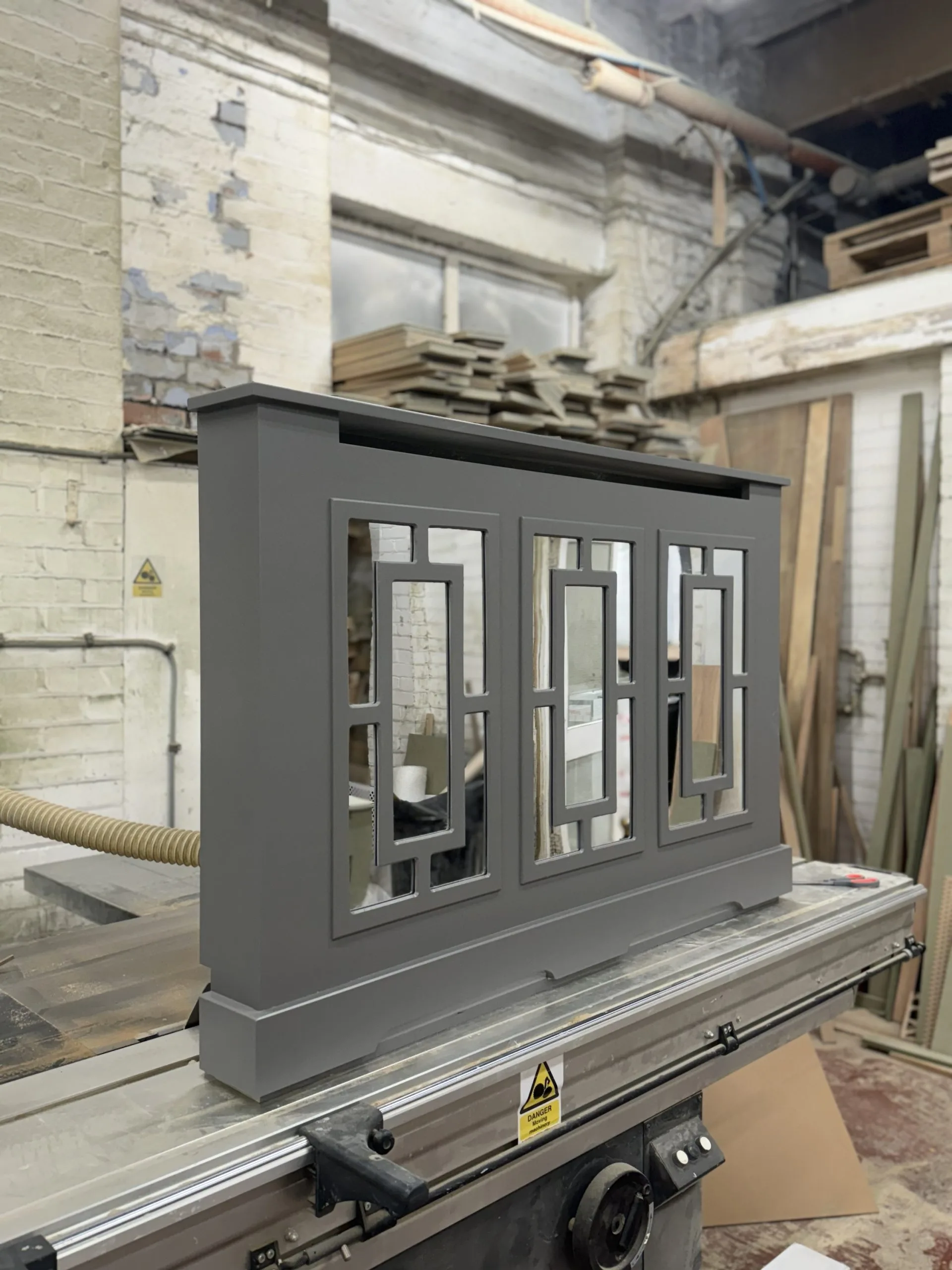 Mirrored Radiator Cover Rectangle Design (image, moles breath)