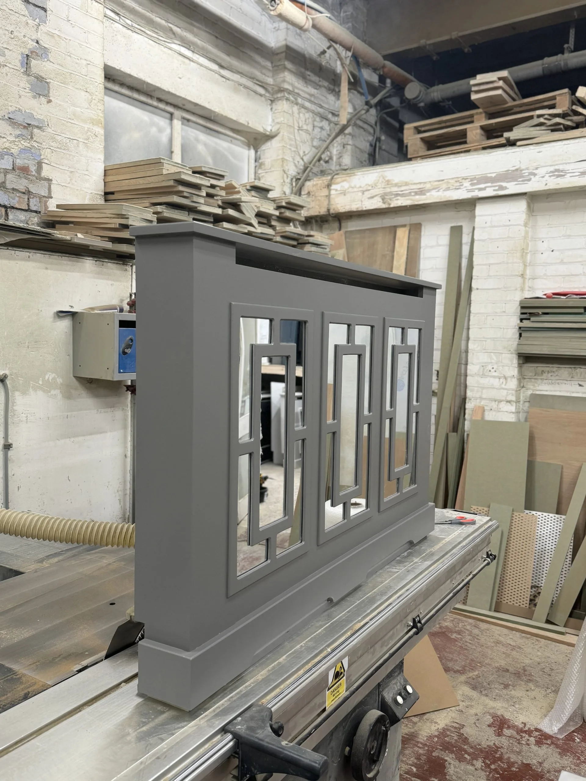 Mirrored Radiator Cover Rectangle Design (image, moles breath)