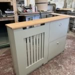 Radiator Cover with Shoe Storage and a Solid Oak Top – French Gray