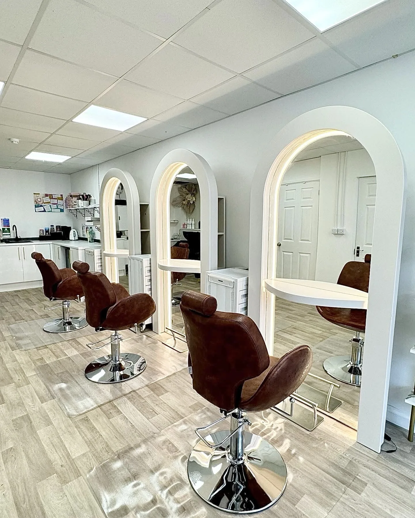 Curved LED Salon Mirror Unit with Rear Storage
