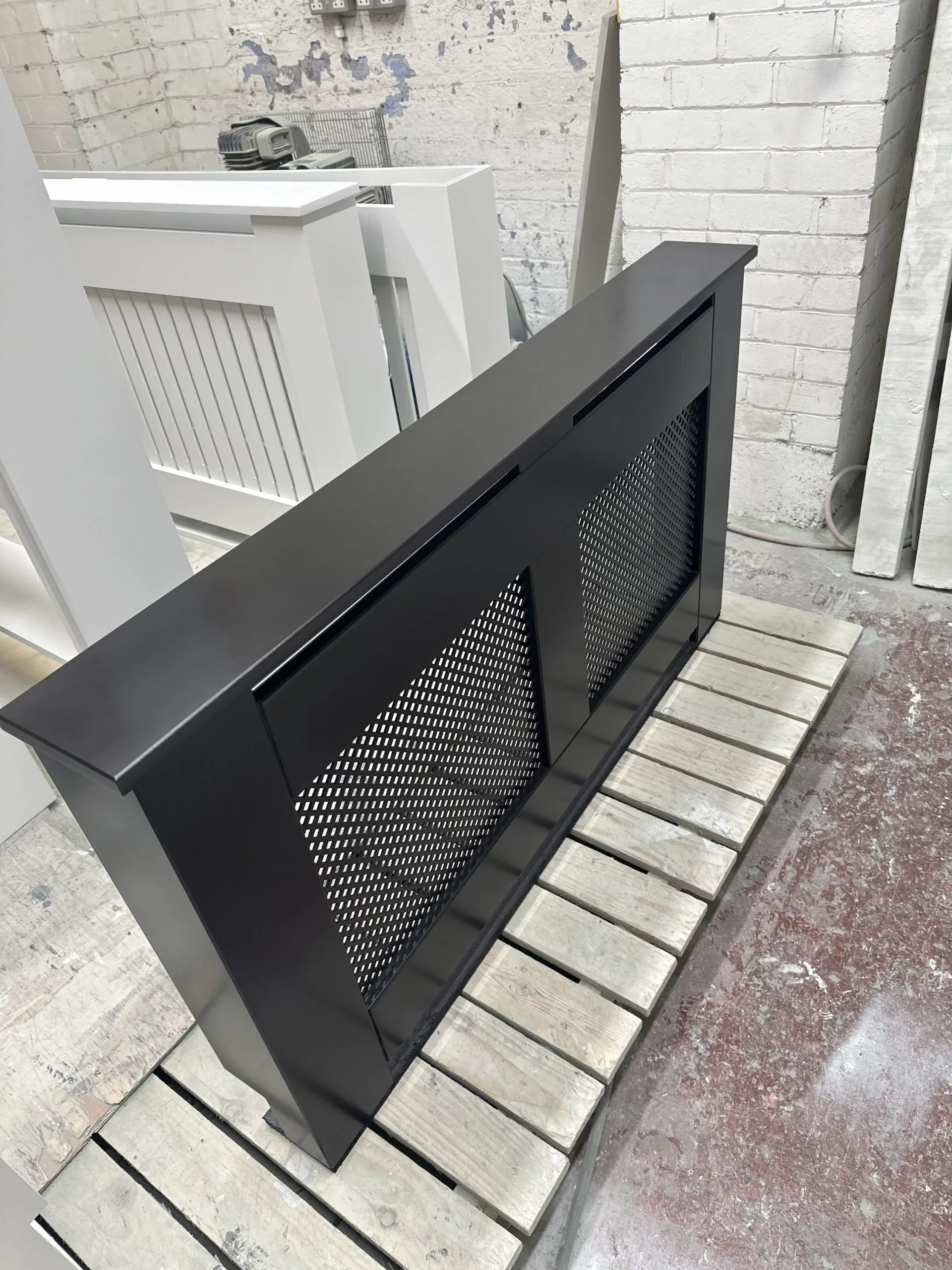 Sleek Black Diamond Grill Heating Enclosure