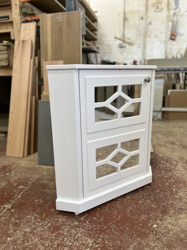 Corner Unit, Mirrored Diamond Fretwork