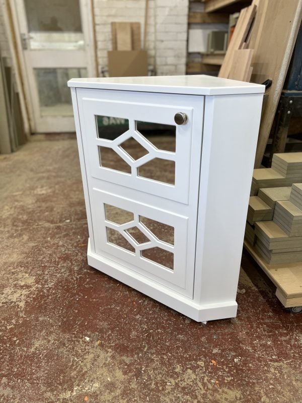 Corner Unit, Mirrored Diamond Fretwork