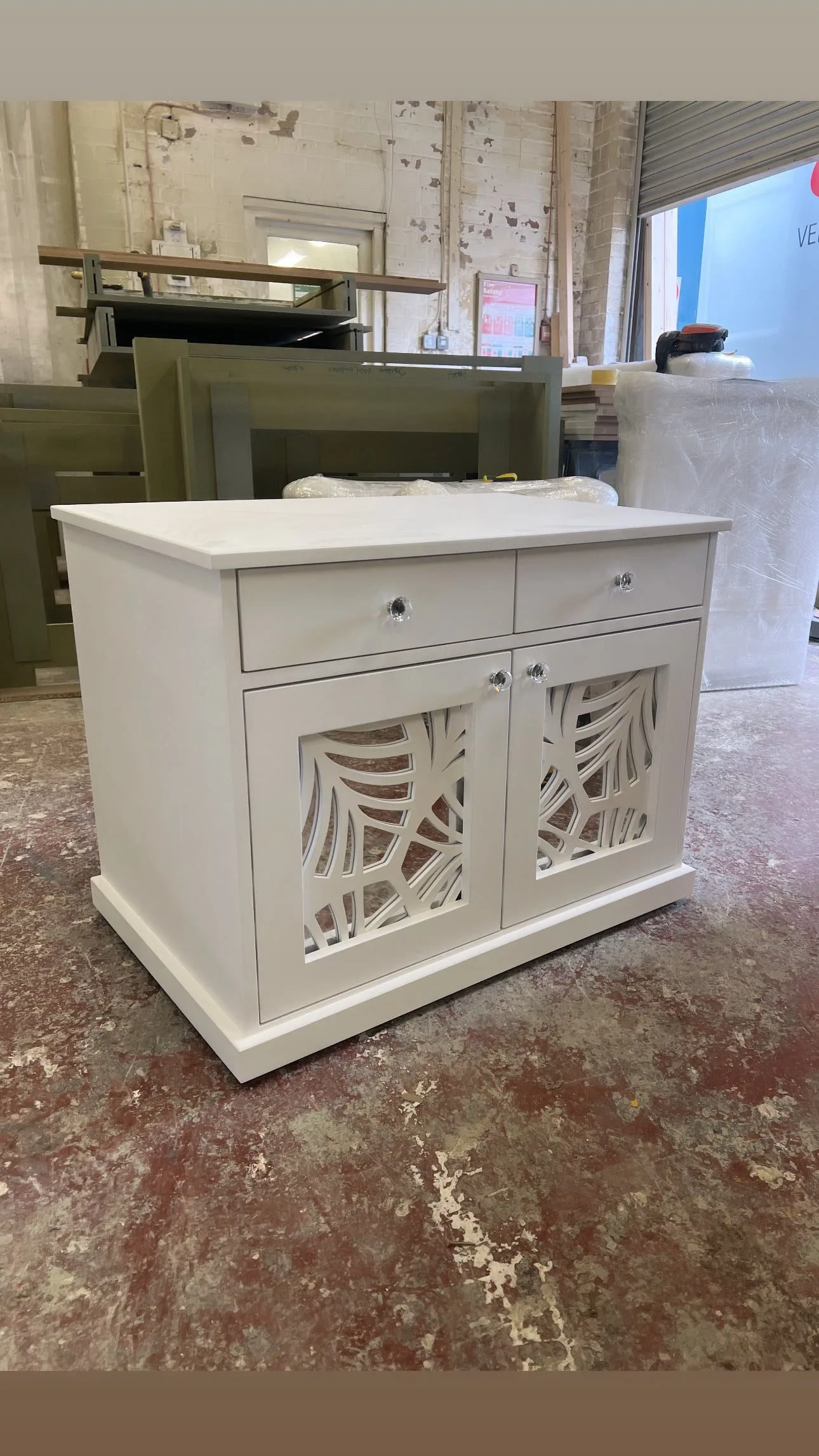 White Mirrored Sideboard with Rainforest Fretwork