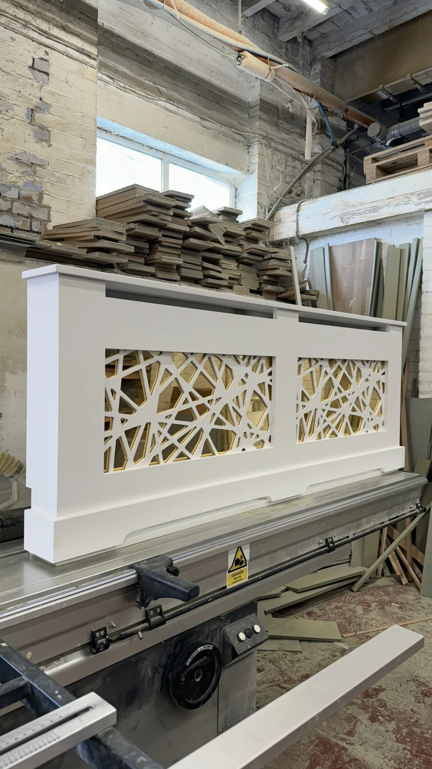 Mirrored Radiator Cover, Abstract design (image white, gold mirror)