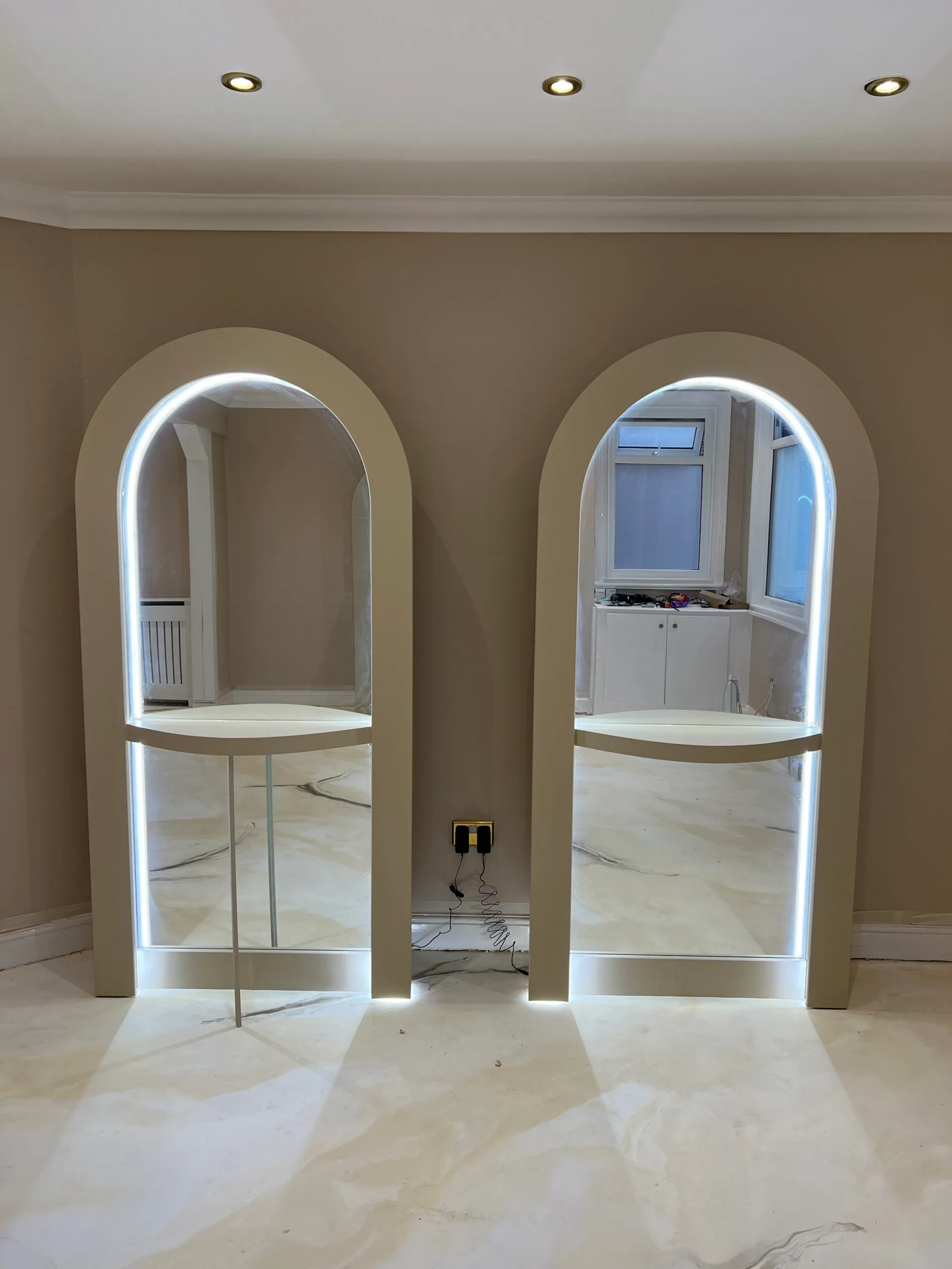 Bespoke salon mirror, Curved mirror, Hair stylish mirrored unit with rear storage & LED lights