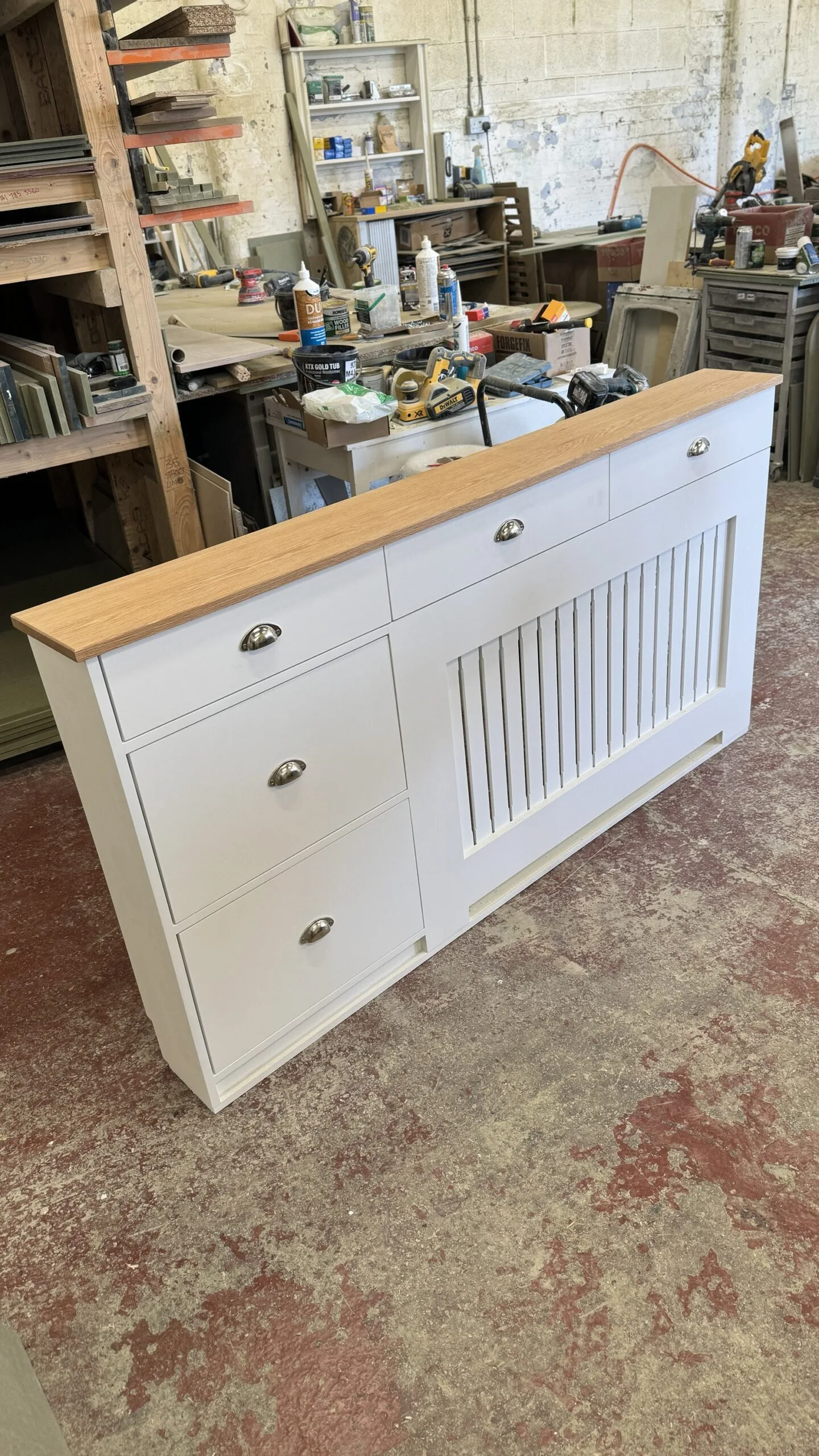 Radiator cover with shoe storage, Solid oak top shelf