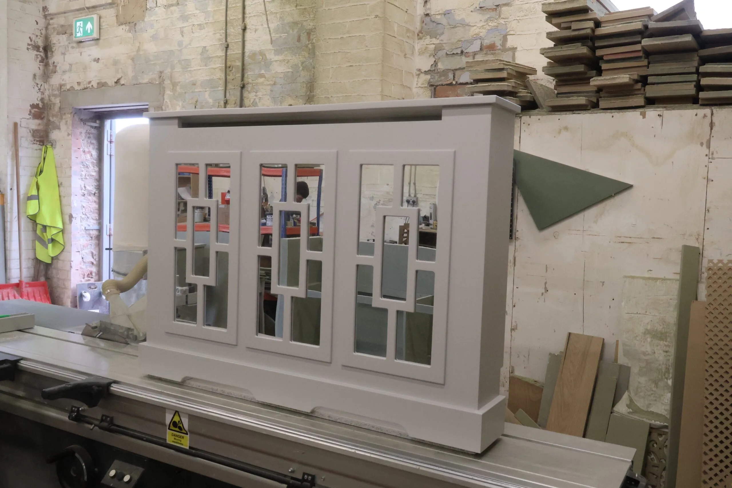 Bespoke Mirrored Radiator Cover with Rectangle Fretwork | AUUNIQUE