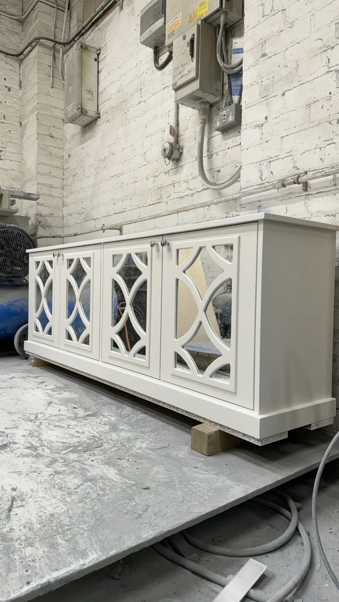 White Mirrored Sideboard / TV Cabinet Large