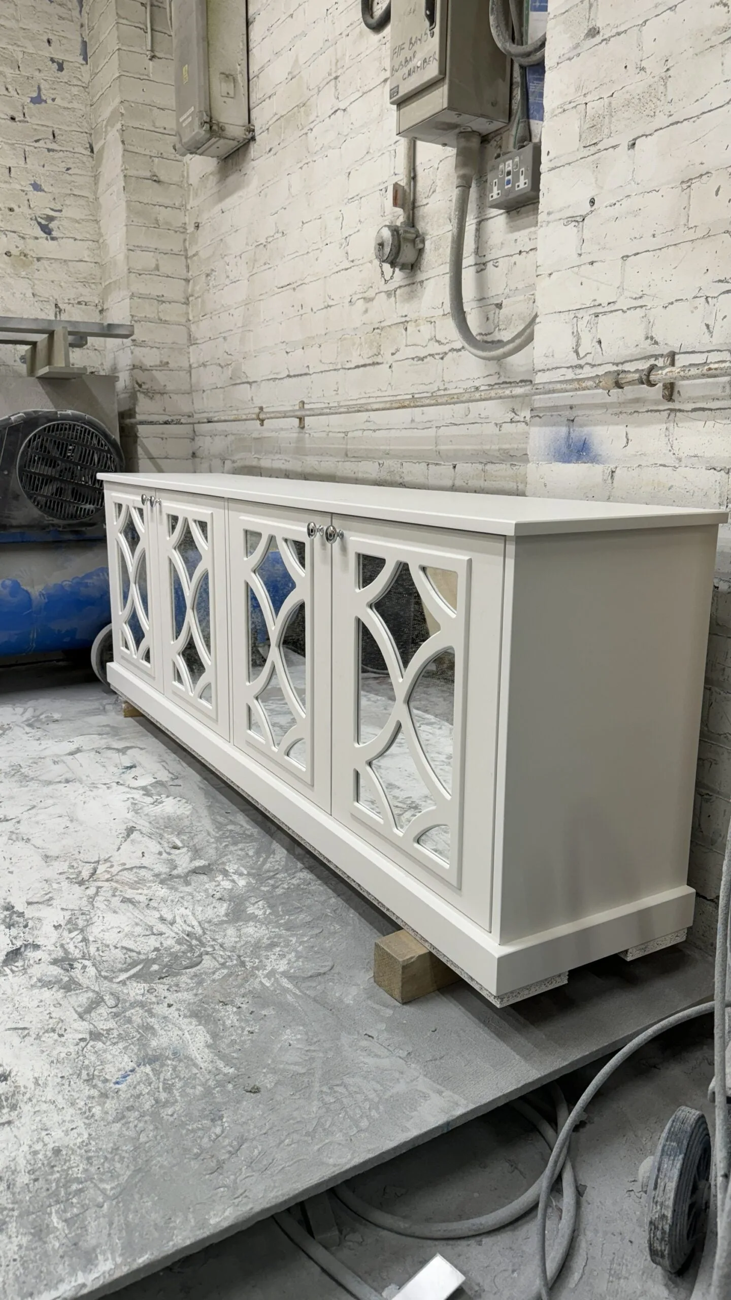 White Mirrored Sideboard / TV Cabinet Large