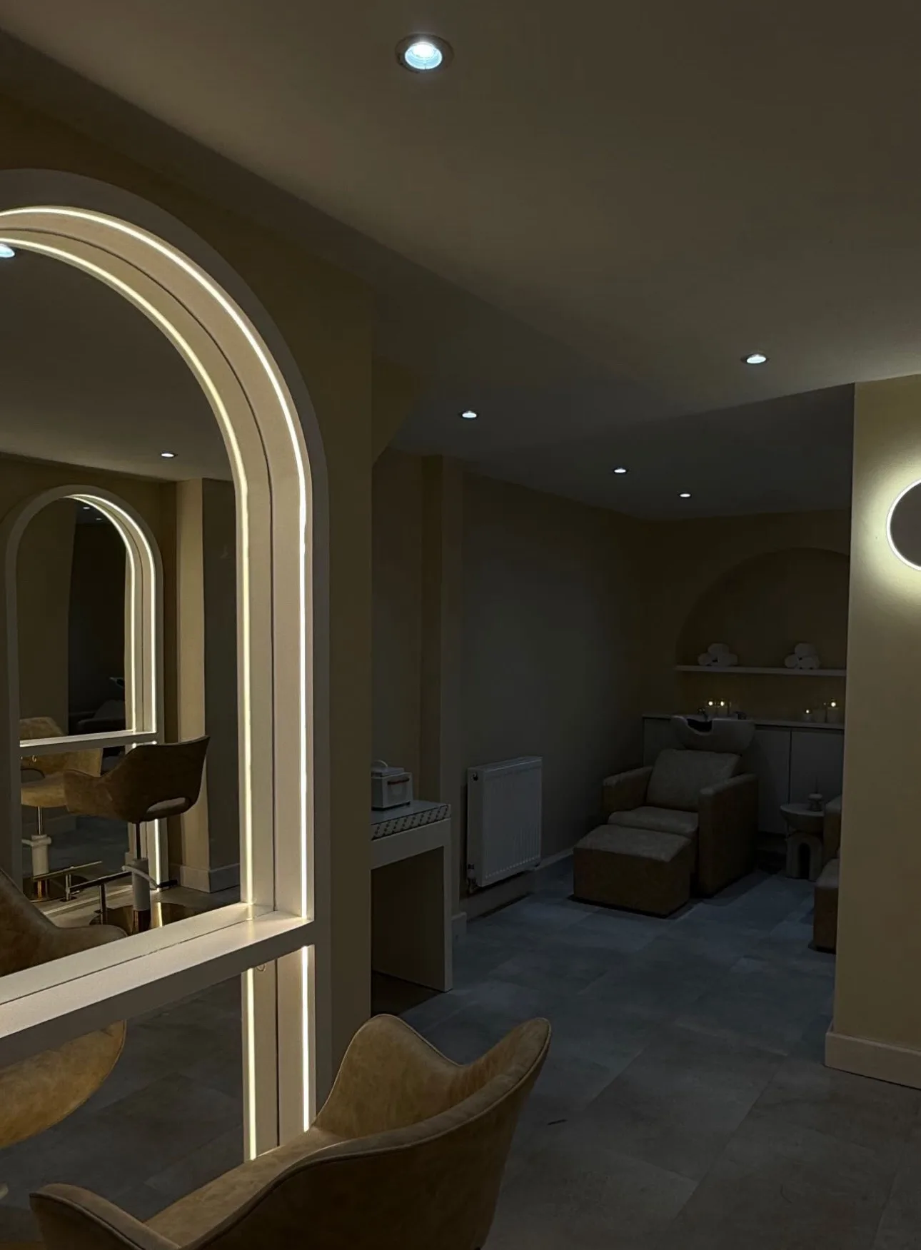 Bespoke Salon Mirror, Curved Mirror, Hair Stylist Mirrored Unit, LED Mirror