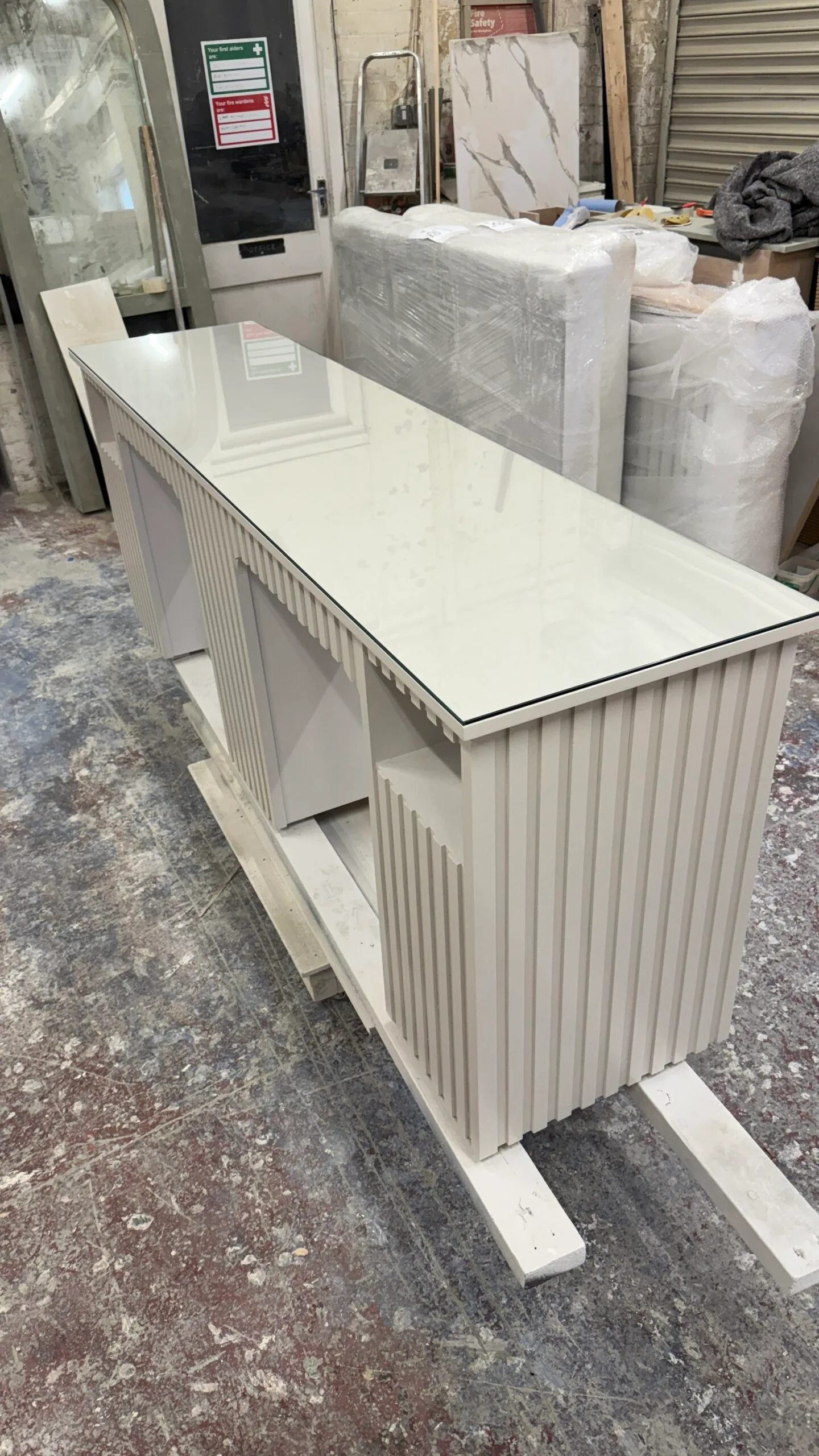3 Station Nail Desk