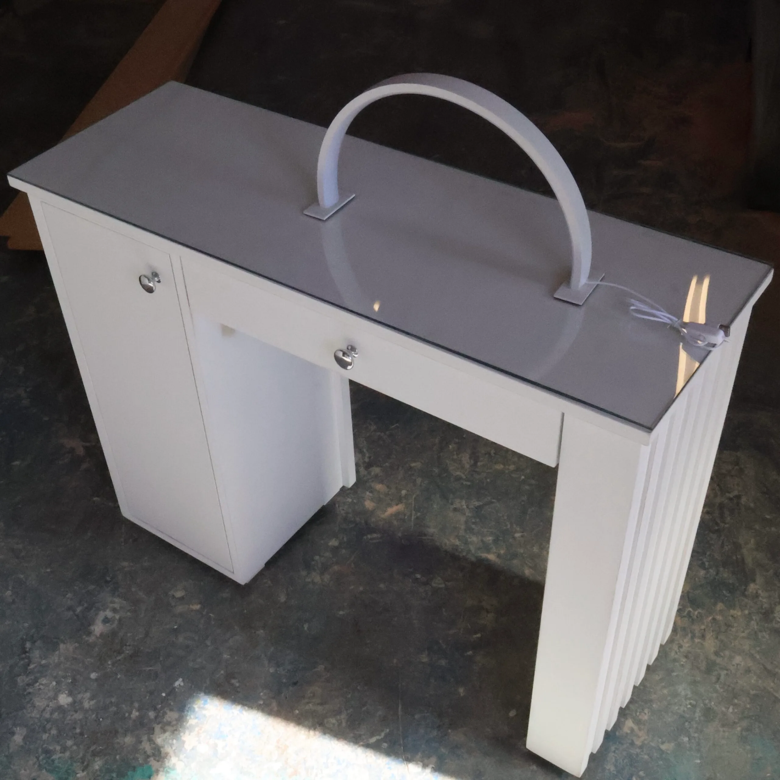Bespoke Nail Desk, Single Manicure Station With Curved LED Nail Lamp