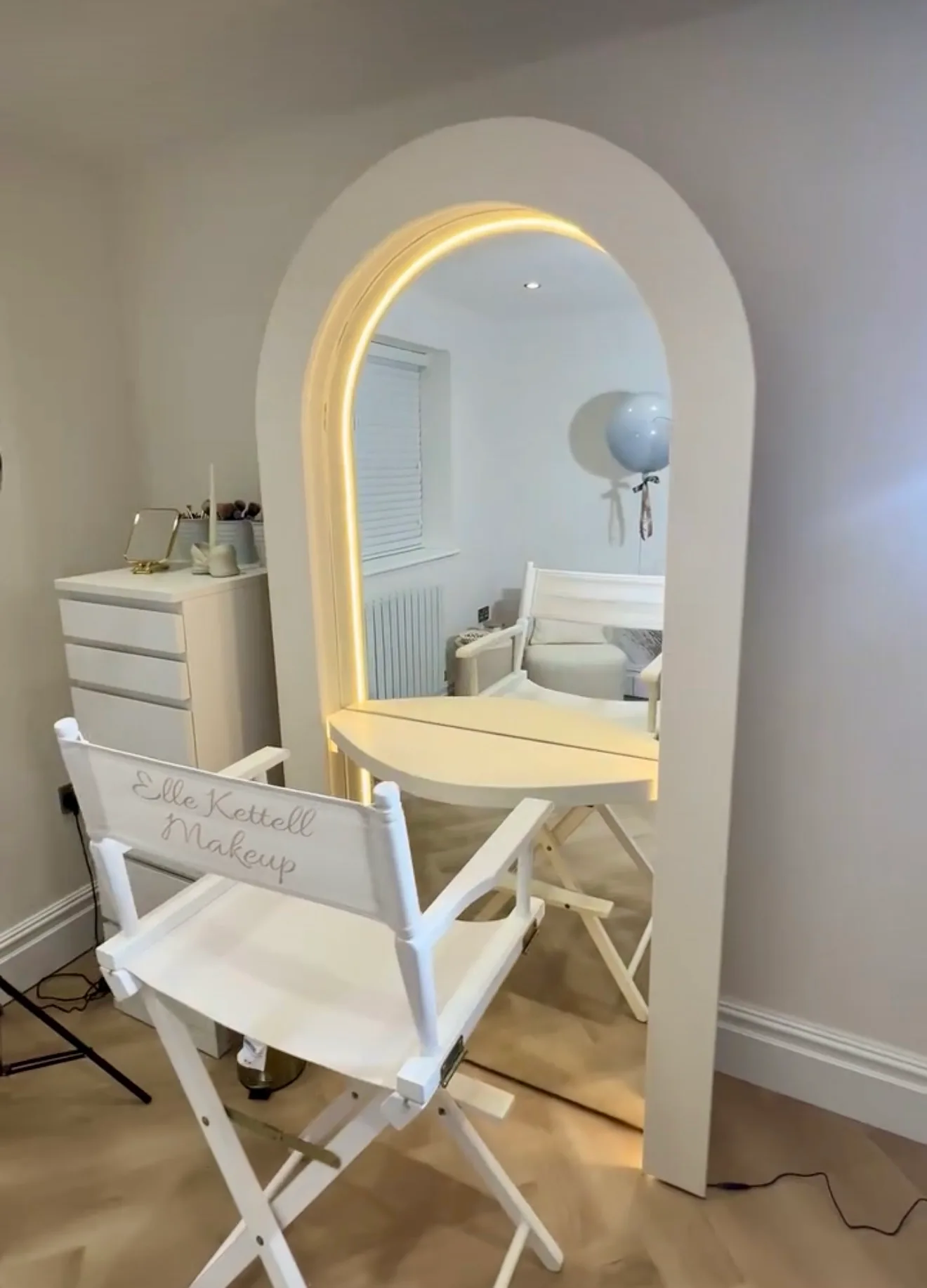 Bespoke White Salon Mirror, Curved Mirror, LED Mirror Hair stylish mirrored unit with rear storage