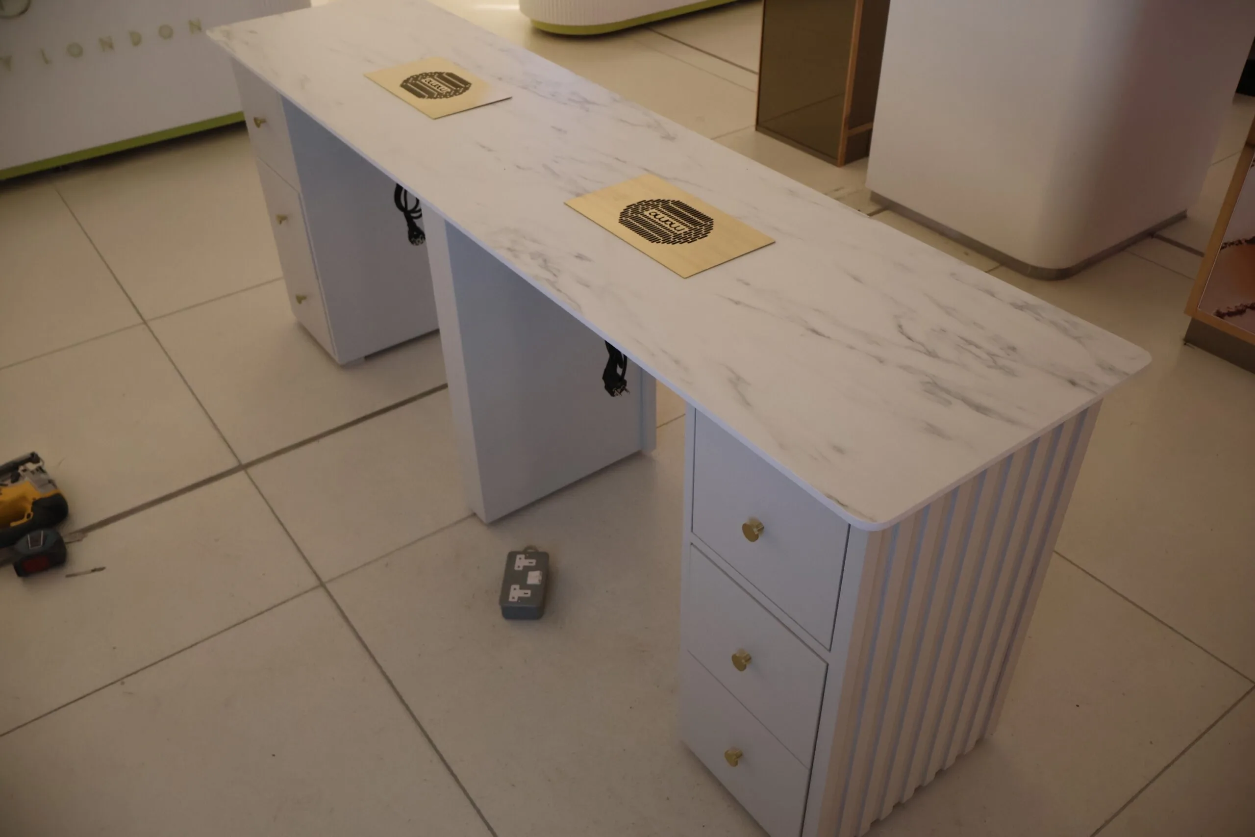 img_1819 Reeded nail desk with dust extraction