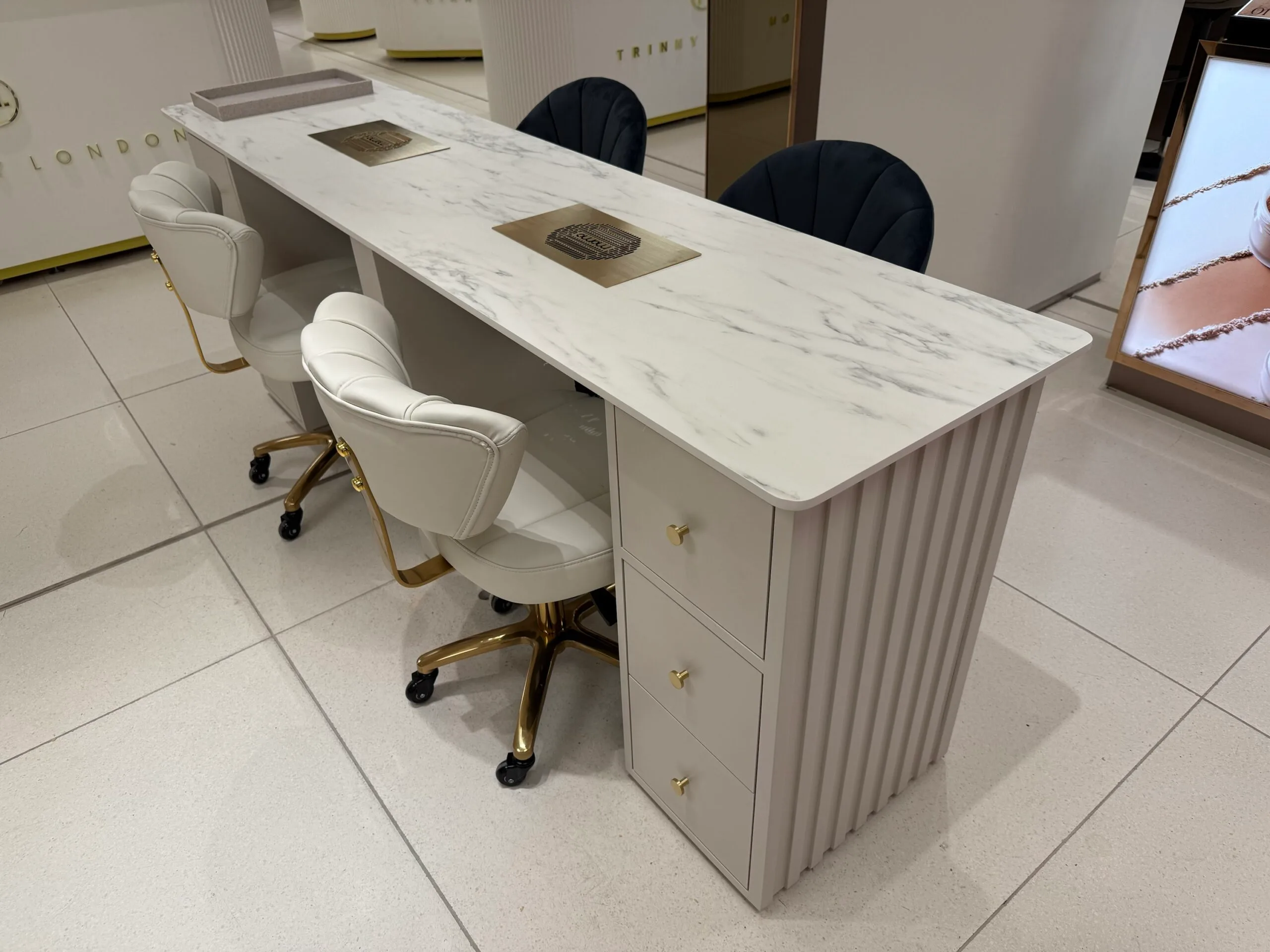 img_7164 Reeded nail desk with dust extraction