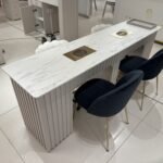 Reeded nail desk with dust extraction