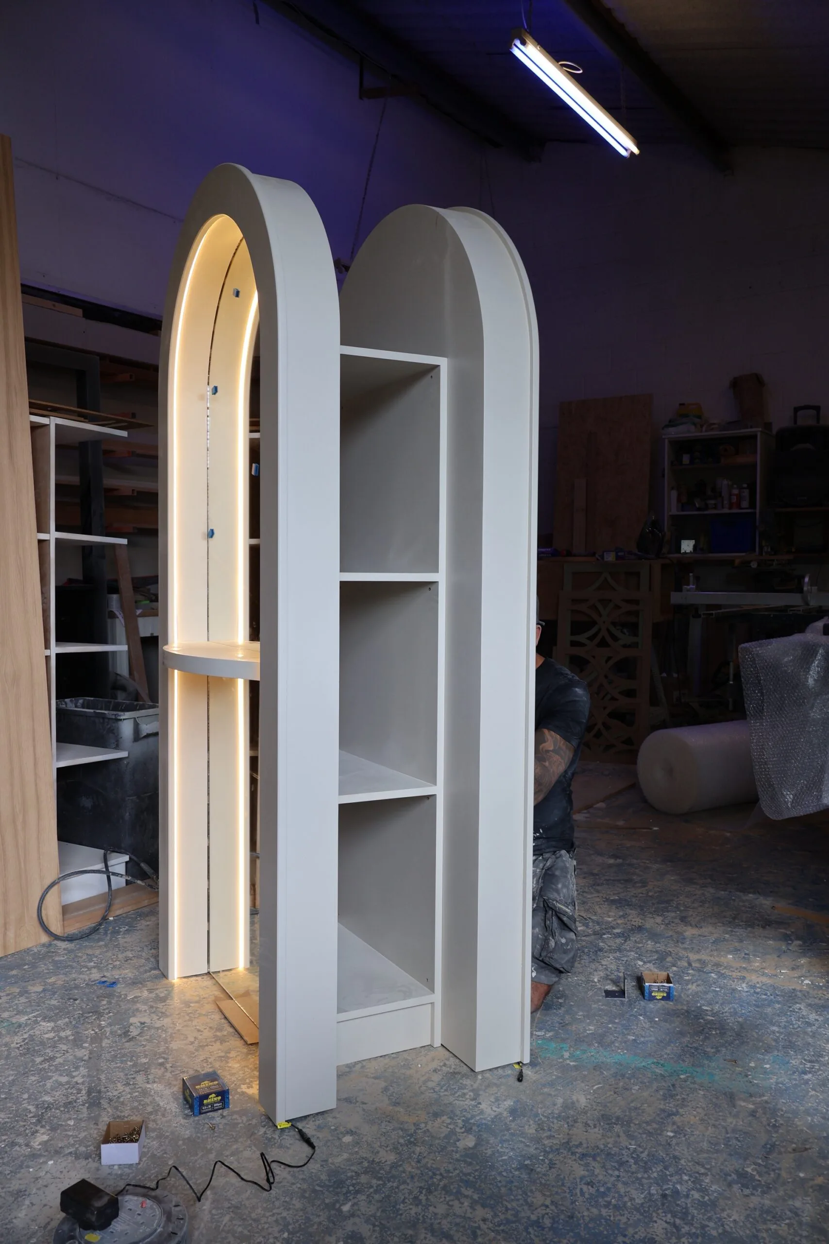 Double Sided Salon Mirror, Curved LED Mirror - Image 5