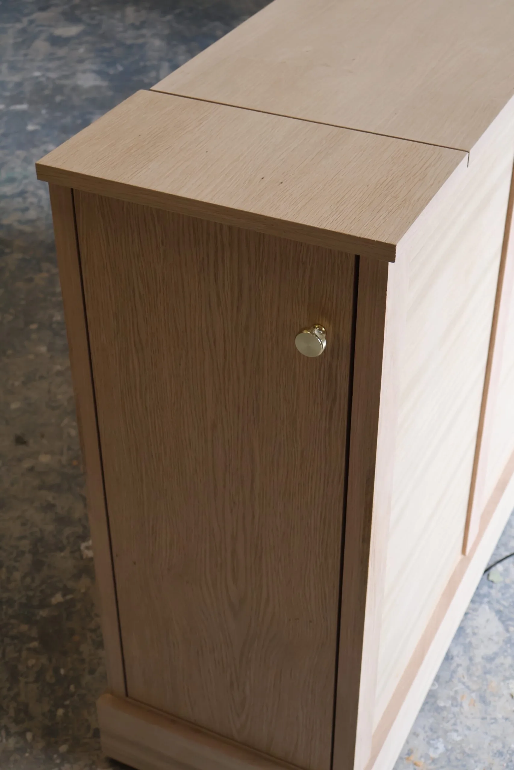 Motorised Solid Oak TV Lift Cabinet – Bespoke & Handcrafted - Image 3