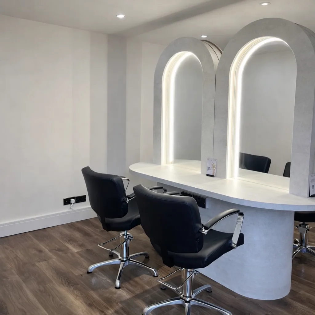 4-Station Marble Effect Island Unit with Arched Mirrors, Hair stylist station