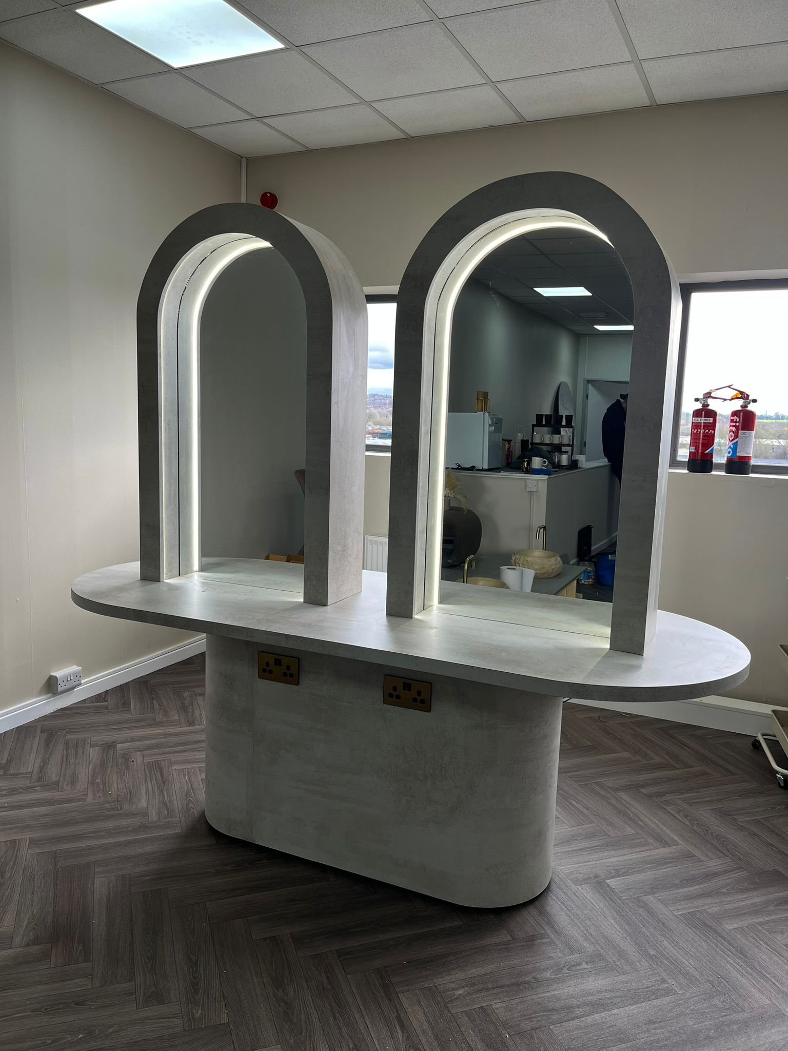 Double Arched Mirror Salon Island Unit | 4-Station Centrepiece