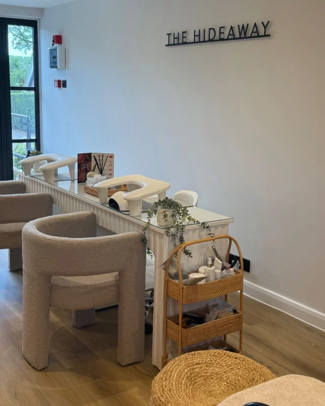 Salon ✨www.auunique.co.uk