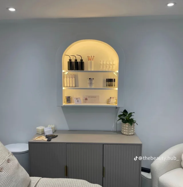 Bespoke Curved LED Displays, Handmade to any size & colour 🙌🏼 Designed by us 🖤