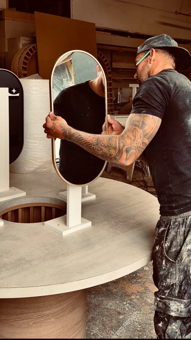 Round Olive Tree Vanity Station 💇🏻‍♀️