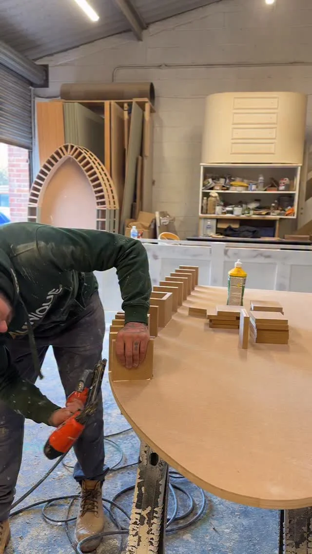 Bespoke mirror 🙌🏼 Oak & black 🖤 handmade in the UK 🙏🏽