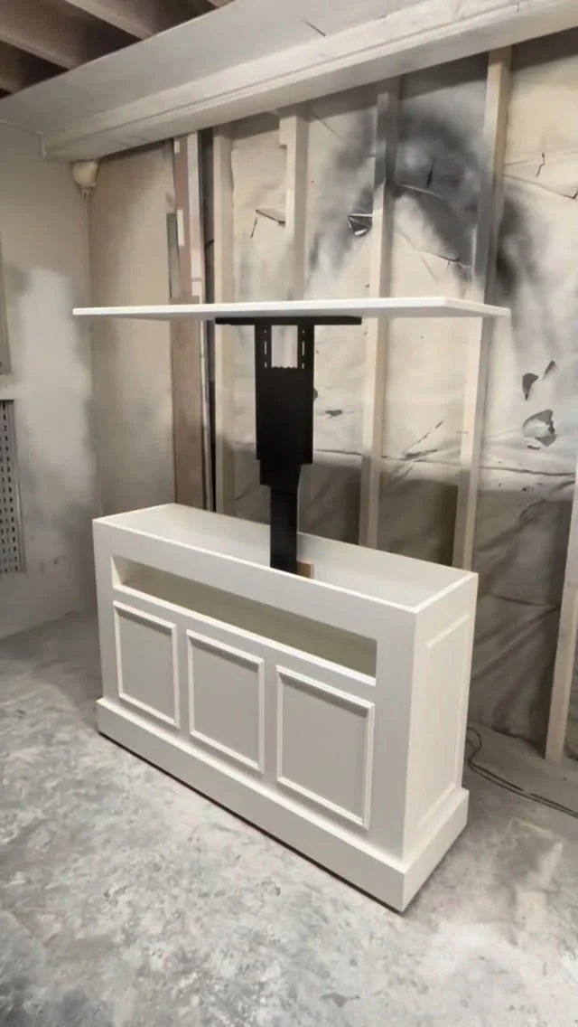 Our fully wireless motorised TV units offer seamless control through a wireless remote, smartphone app, or Alexa integration, and are supplied with a standard 2-year warranty. Pre fitted bracket as standard 👌🏻