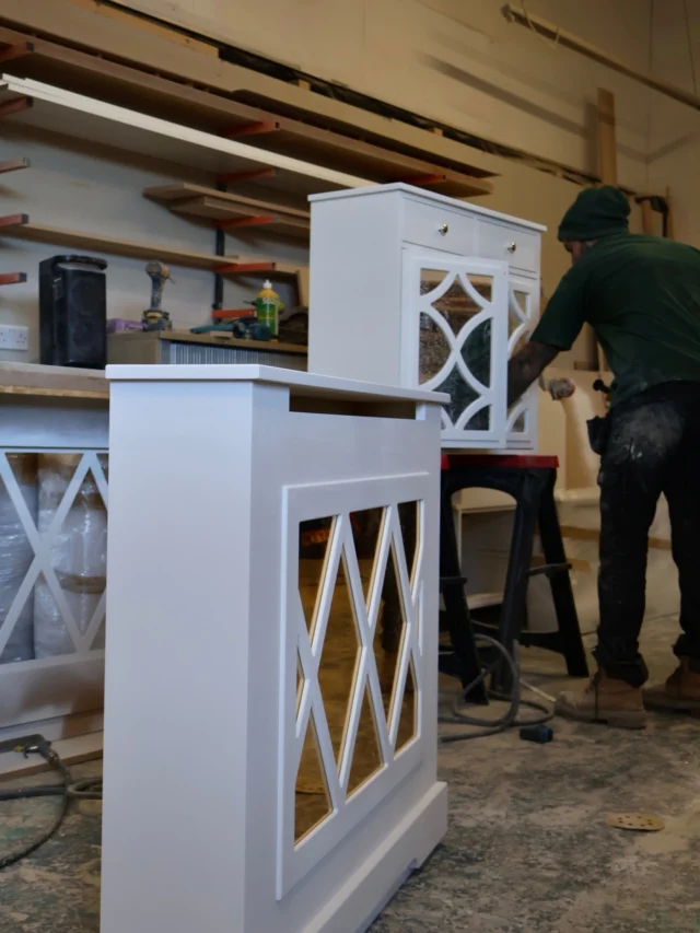 Bailey, Gold Mirror 🤍