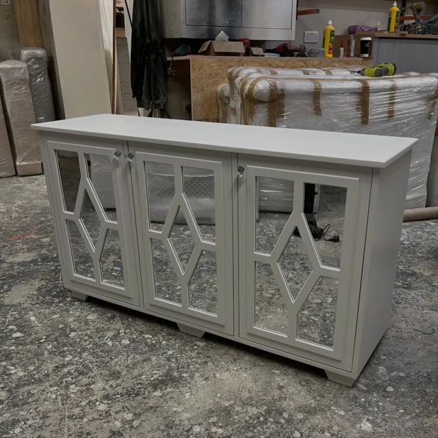 Bespoke mirrored cabinet, Diamond fretwork 🤍