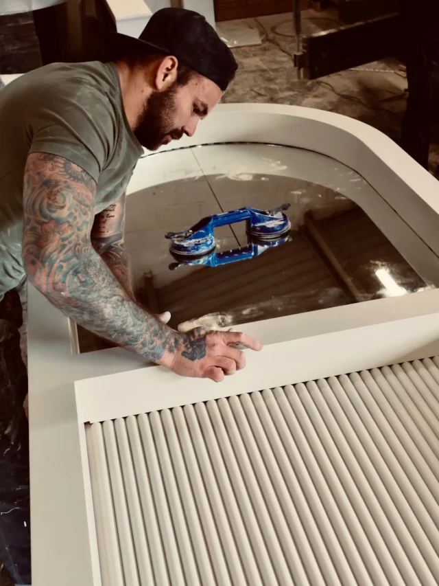 Bespoke curved salon mirror, soft reeded bottom finished in skimming stone 🩶