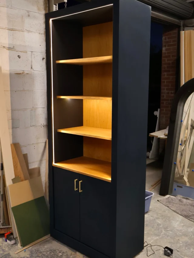 Bespoke cabinet x bookcase unit, finished in Hague Blue with solid oak shelving & LED lights 🙏🏽🙌🏼
