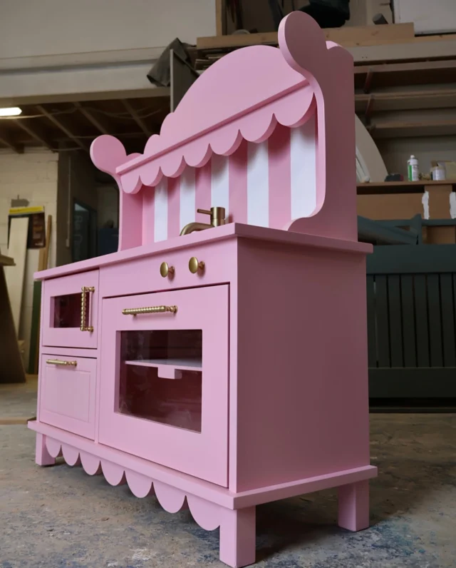 Bespoke mini kitchen 🩷 designed by @navyfurnishings *order enquiries must go through them