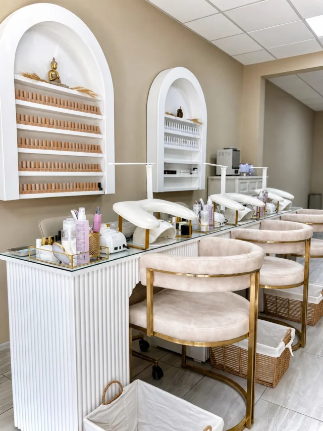 3 station nail desk, 2 curved displays & reception desk for @aura.beauty.lounge2026 👌🏼