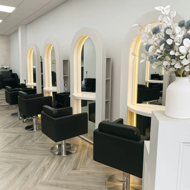 Bespoke curved mirrors 🙏🏽 Handcrafted statement mirrors with seamless LED lighting for a clean, modern salon & beauty space aesthetic.